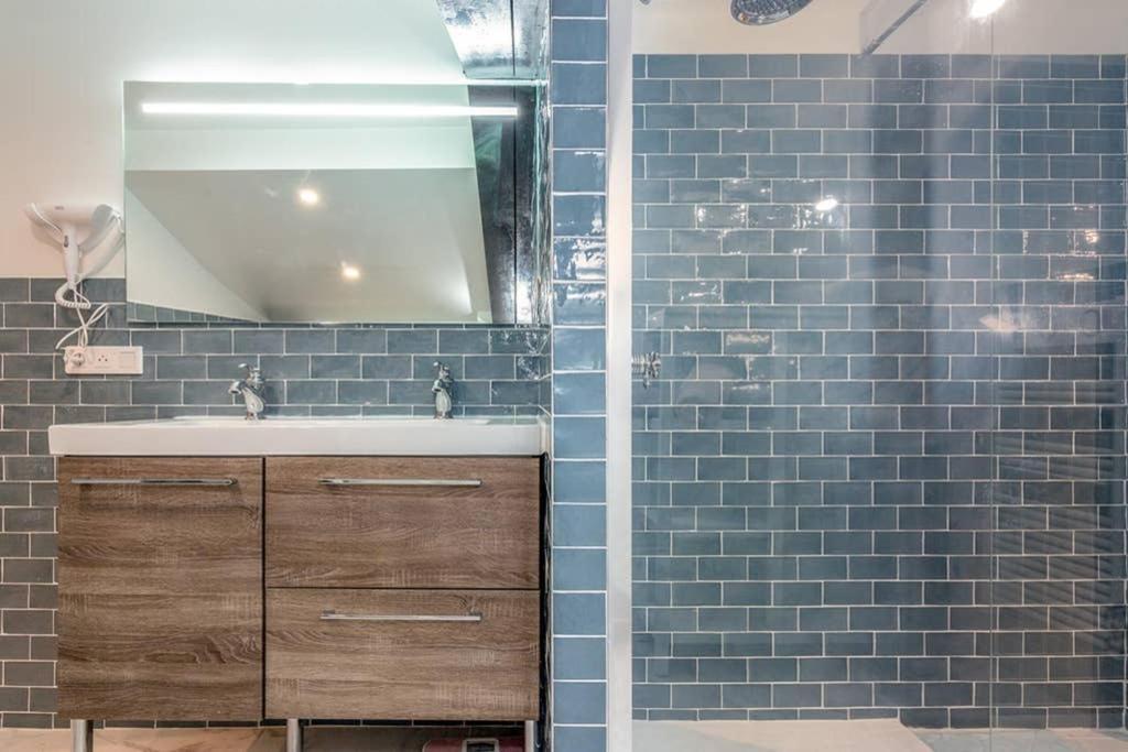 קאן Penthouse Loft 5Min Palais Des Festivals And Beach Terrace View On Castle מראה חיצוני תמונה